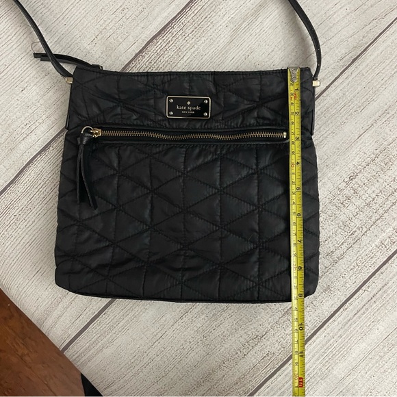 KATE SPADE Women’s Black Quilted Crossbody Bag Purse with Zipper SEE DESCRIPTION - Picture 4 of 7